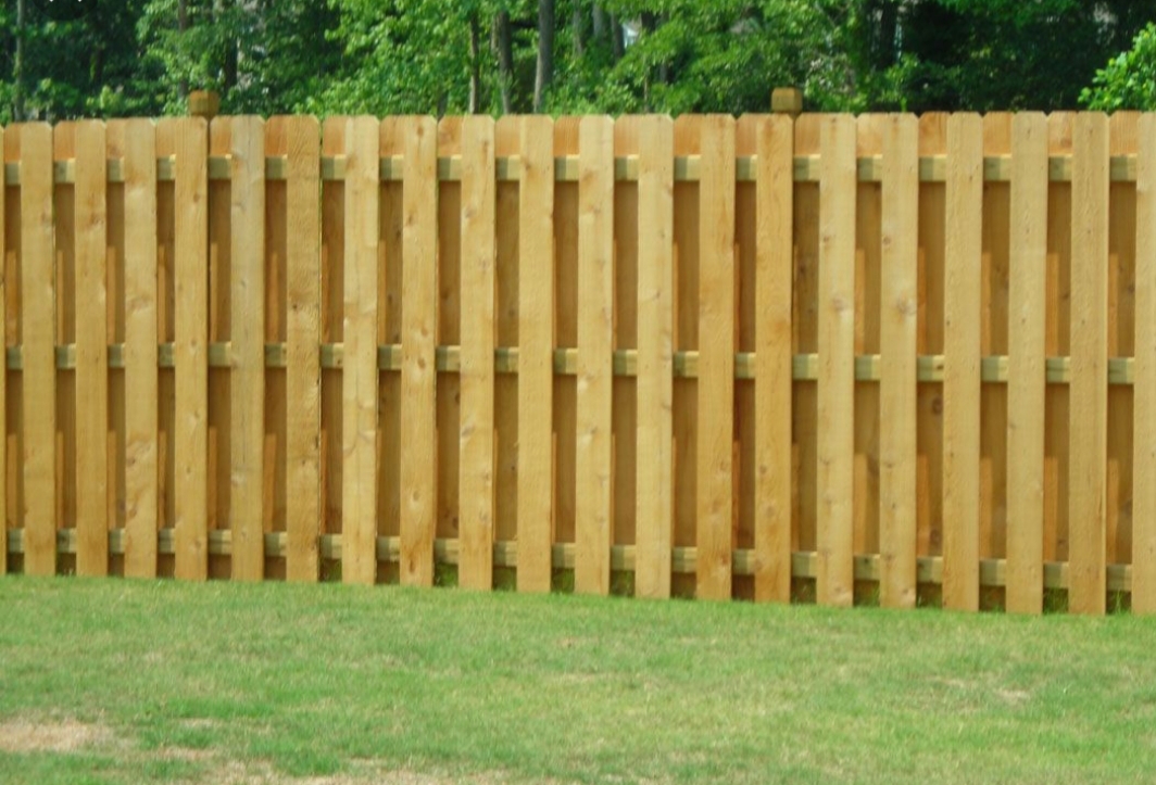 fence building contractors in Santa Ana