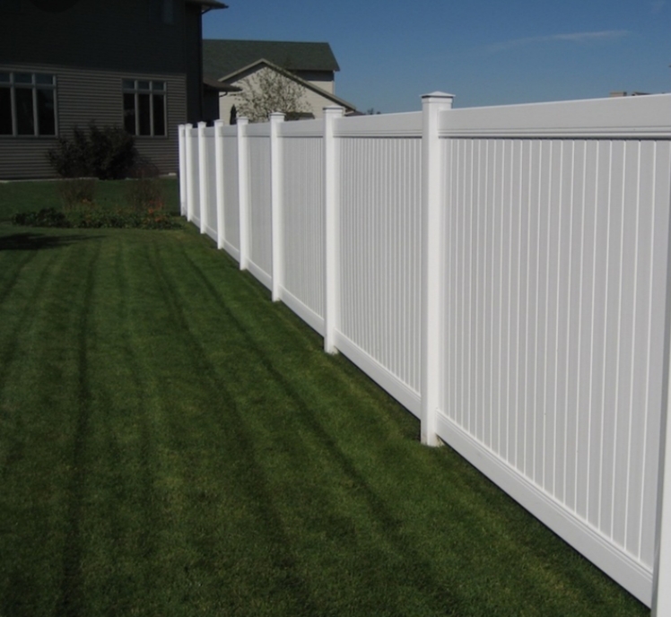 Best Fence Installation Pros in Santa Ana
